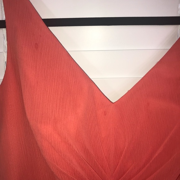 David’s Bridal Sleeveless Chiffon w/ Ruffled Back - Picture 4 of 8